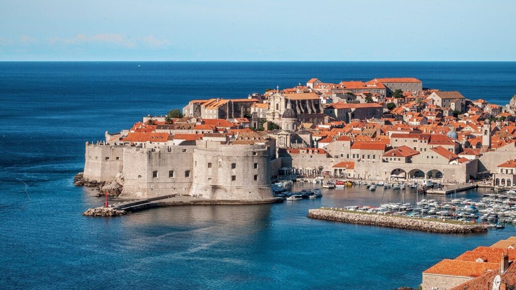 altertümliche Stadt mitten am Meer Kroatiens